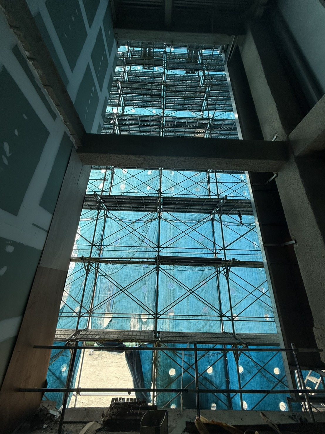挑高中庭施工作業架