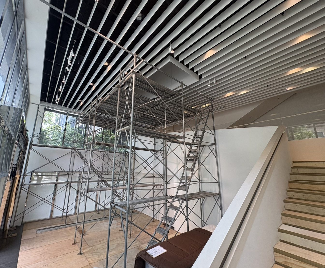美術館室內施工架搭設